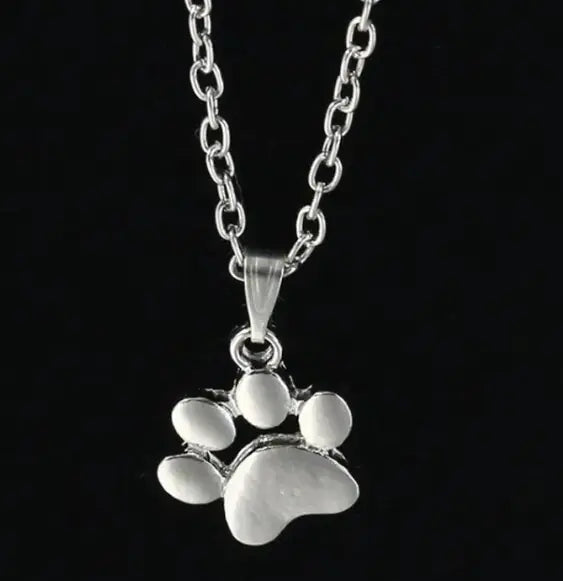 Chic Paw Pendant